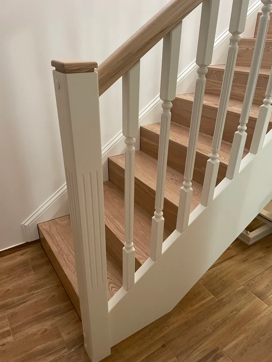 dřevěné schodiště